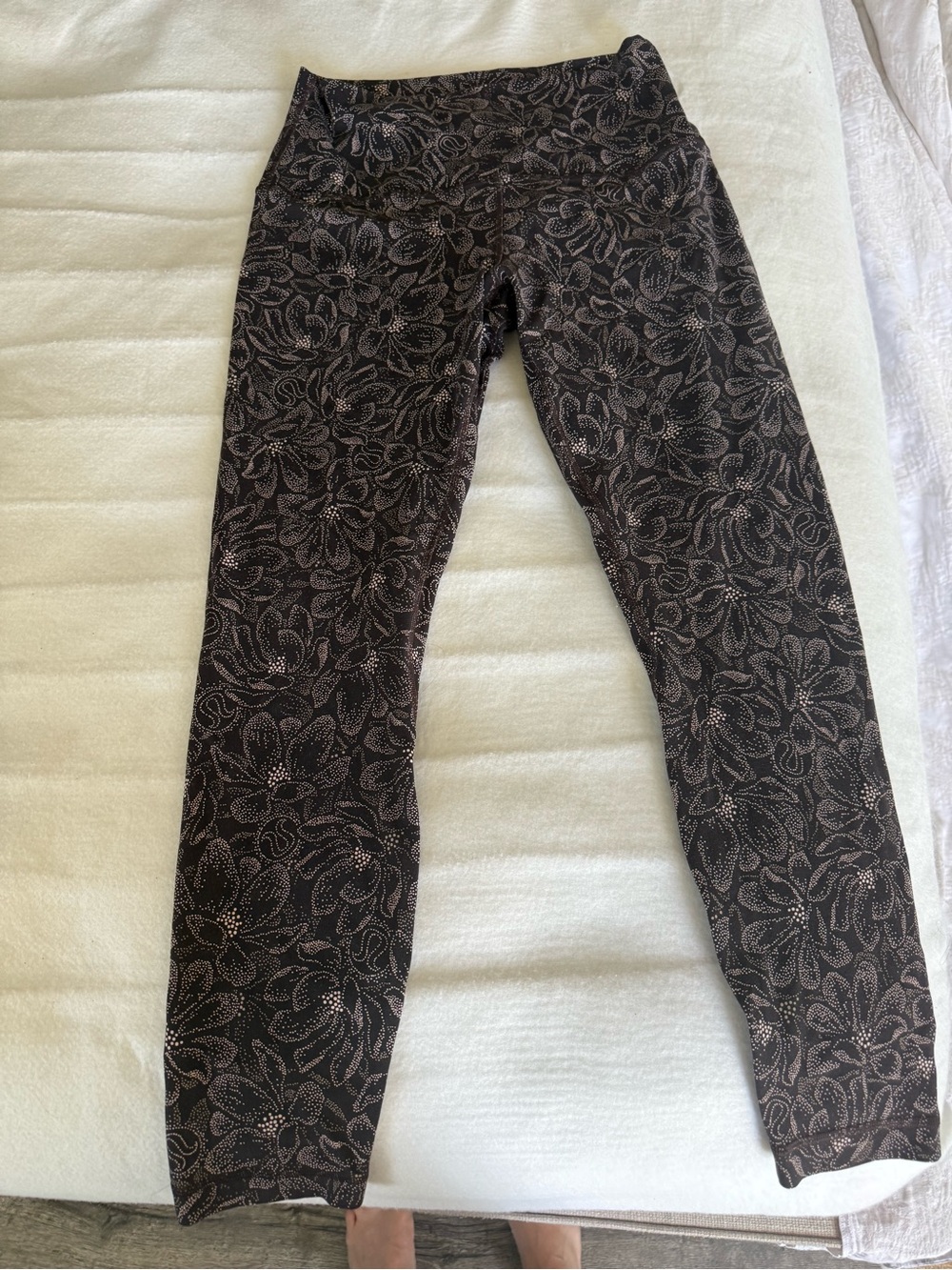 Lululemon Women's lFloral Print Leggings - brown